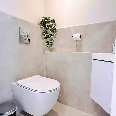 Menton - Coliving, Parking & Breakfast